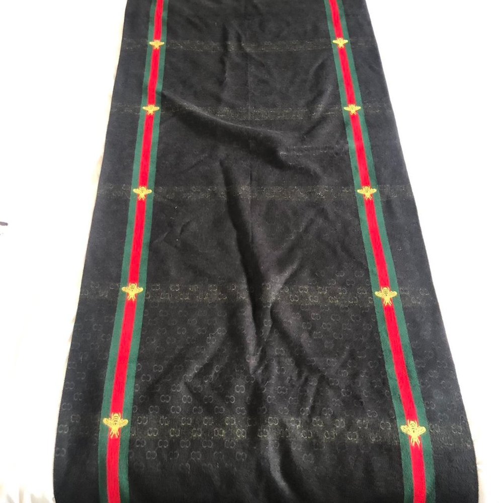 Gucci Black and Red Winter Scarf